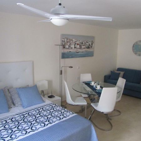 ארונה Los Cristianos Studio, Modern, Spacious, Pool,Wifi מראה חיצוני תמונה
